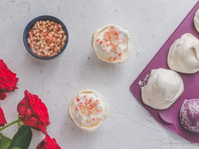 Pavlova grenade et eau de rose pour la fête des mères