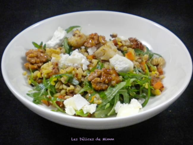 Salade de céréales, fromage de chèvre et noix caramélisées