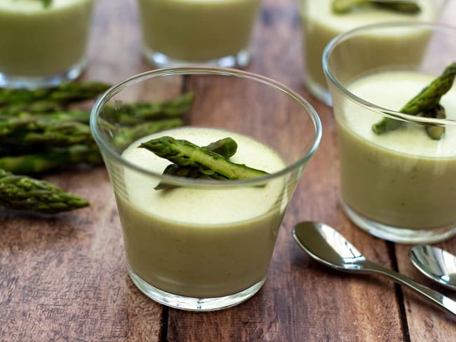 Panna cotta aux asperges vertes en entrée ou en apéritif