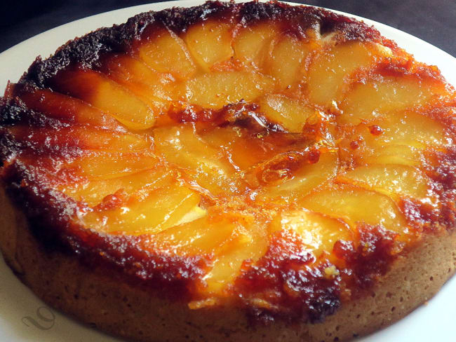 Gâteau renversé aux poires caramélisées