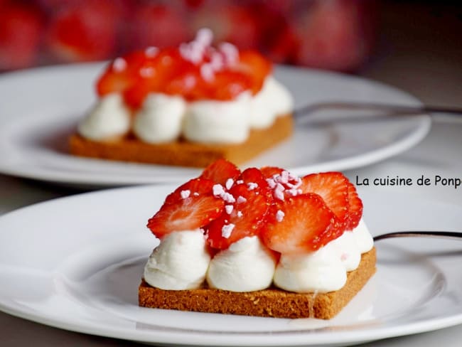 Tartelette aux fraises sur chantilly à l'acérola et combava, sans cuisson