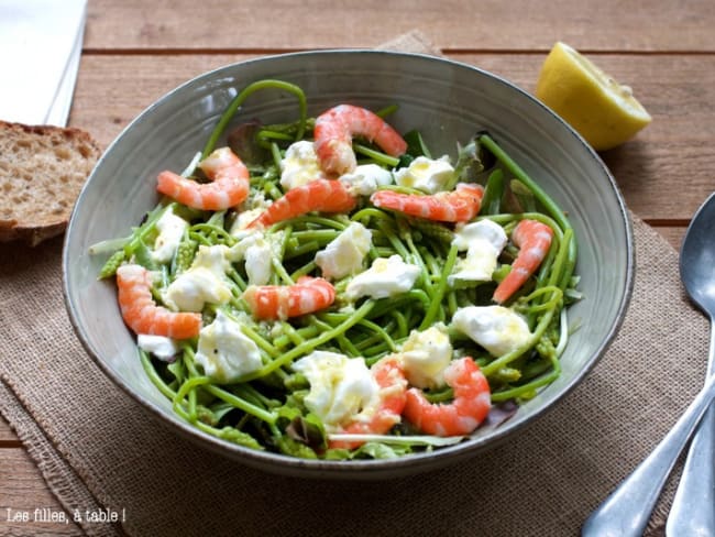 Salade aux asperges des bois et crevettes