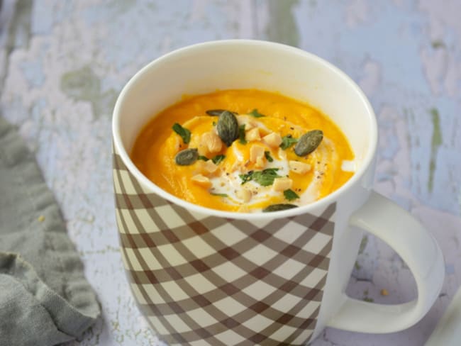 Velouté de carottes au beurre de cacahuète et miso