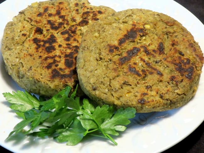 Steaks végétariens, pois chiches et lentilles