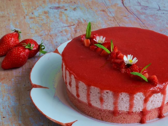 Cheesecake fraise sans cuisson façon drip cake	