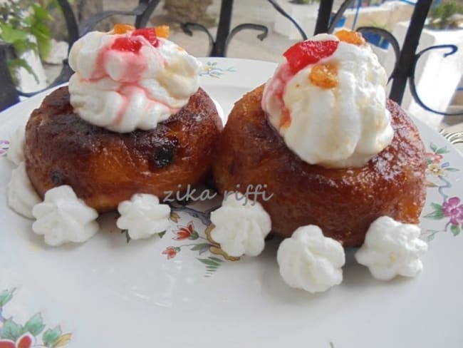 Baba à l'orange et crème Chantilly