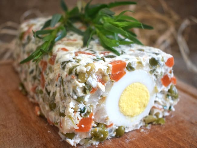 Terrine de macédoine de légumes, estragon et oeufs durs -