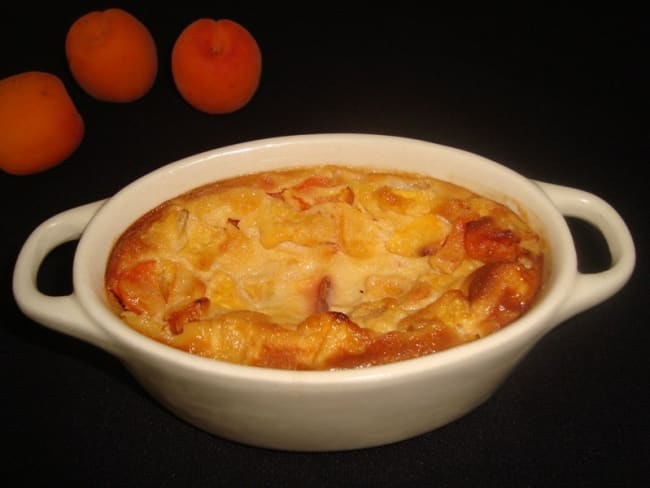 Clafoutis pêche et abricots au lait d'amande