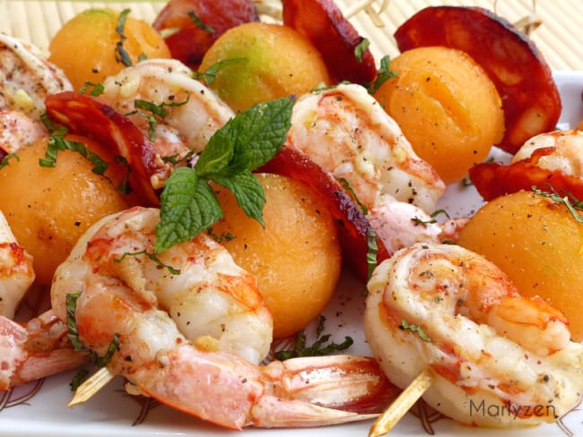 Brochettes de gambas, melon et chorizo