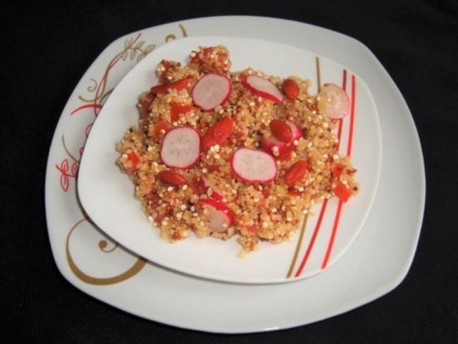 Taboulé de quinoa et de boulgour aux radis et aux baies de Goji