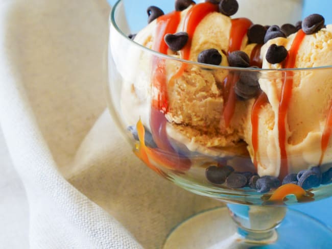 Glace au beurre de cacahuètes et pépites de chocolat