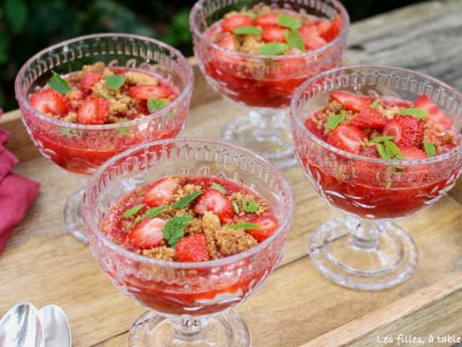 Coupe fraîcheur fraises et crémeux vanille