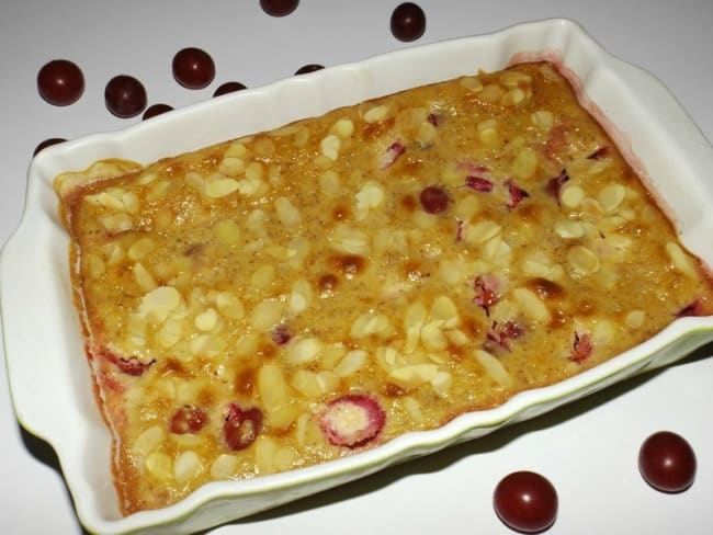 Clafoutis prunes, mascarpone et amandes