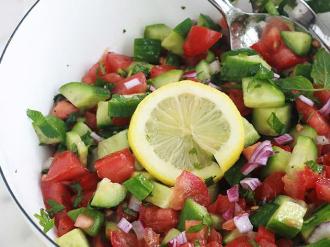 Salade tomates et concombre à la marocaine