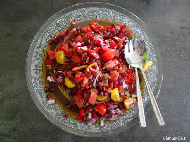 Salade de tomates aux grains de grenade du Chef Yotam Ottolenghi