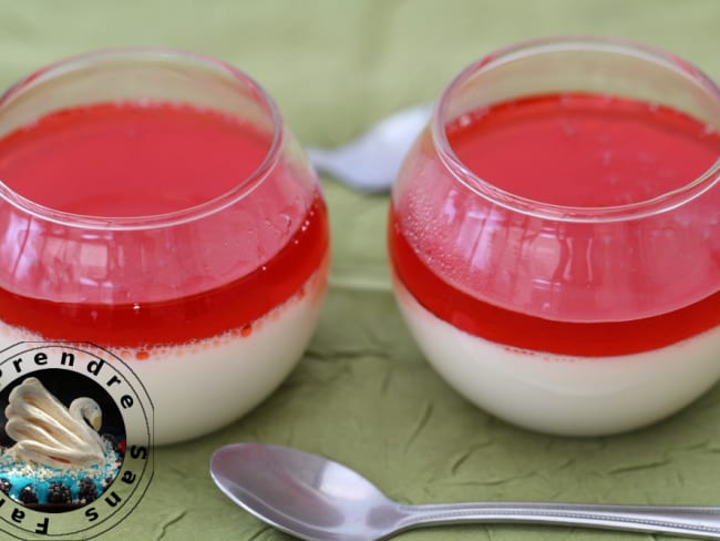 Panna cotta au coulis de fruits rouges