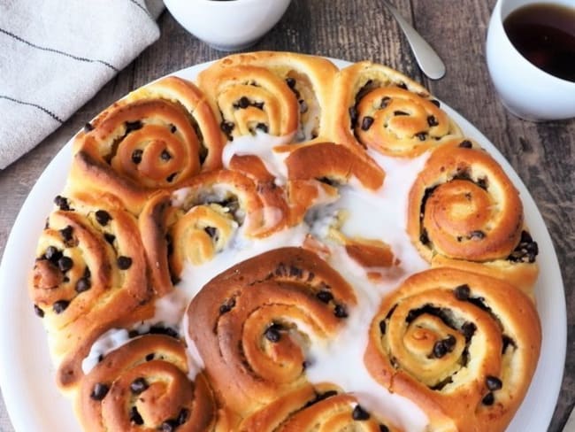 Le chinois : brioche à la crème pâtissière et pépites de chocolat 