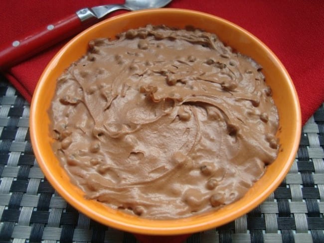 Mousse au chocolat noir, mascarpone et perles du japon