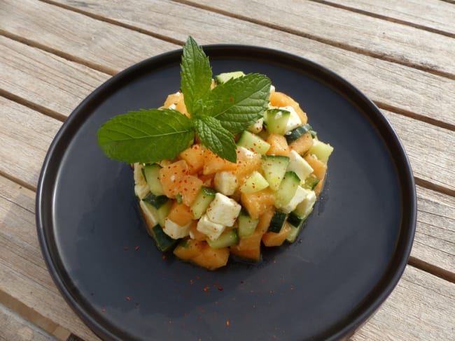 Tartare frais et léger de melon, feta, concombre et menthe