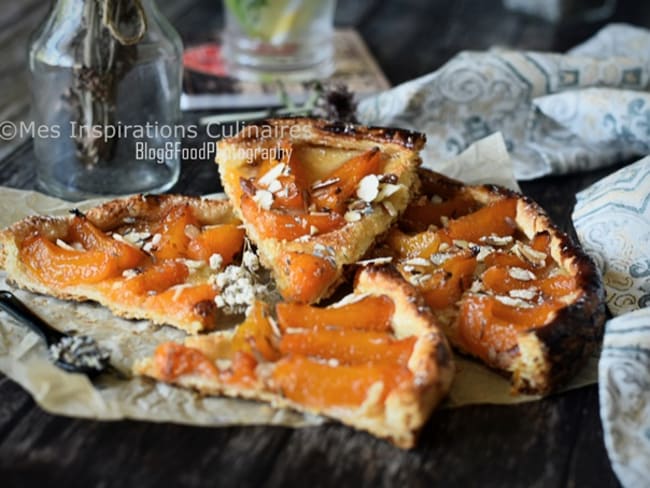 Tarte fine aux abricots légèrement caramélisée