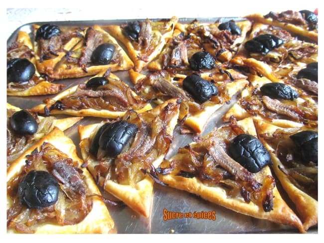 Mini pissaladières aux olives noires