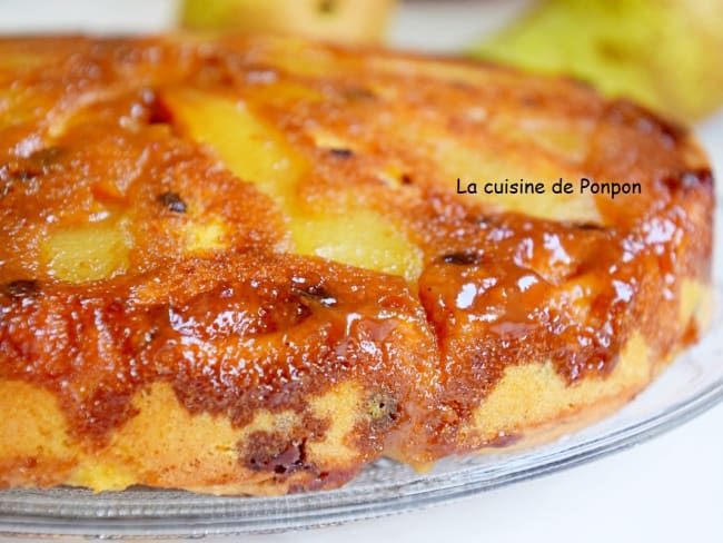 Gâteau aux poires parfumées à la liqueur de poires Williams et caramélisées