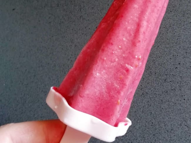 Glace au yaourt au lait de coco, framboise banane