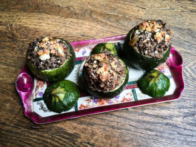 Courgettes farcies vegan au riz et aux lentilles