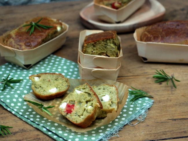 Cake au pesto, tomates et feta