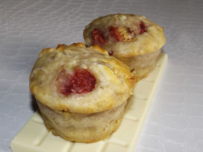 Délicieux muffins aux fraises et au chocolat blanc