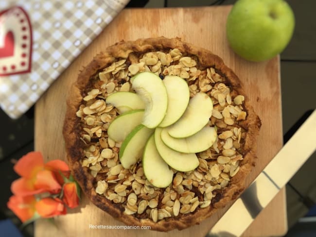 Tarte aux pommes et son croustillant aux amandes caramélisées