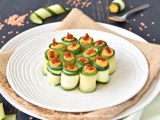 Apéritif : Petits roulés de courgette à l'houmous de lentilles corail