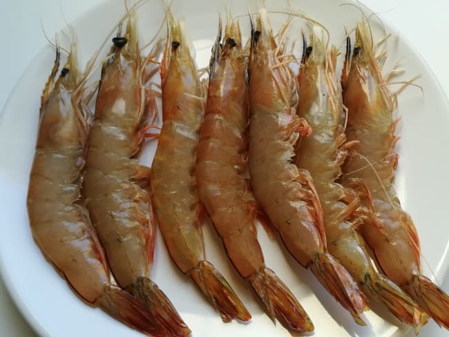 Préparer ou décortiquer des crevettes