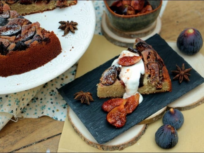 Gâteau aux figues, au yaourt et aux amandes