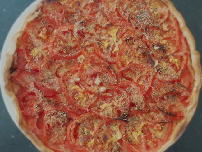 Tarte à la tomate, moutarde et chèvre frais