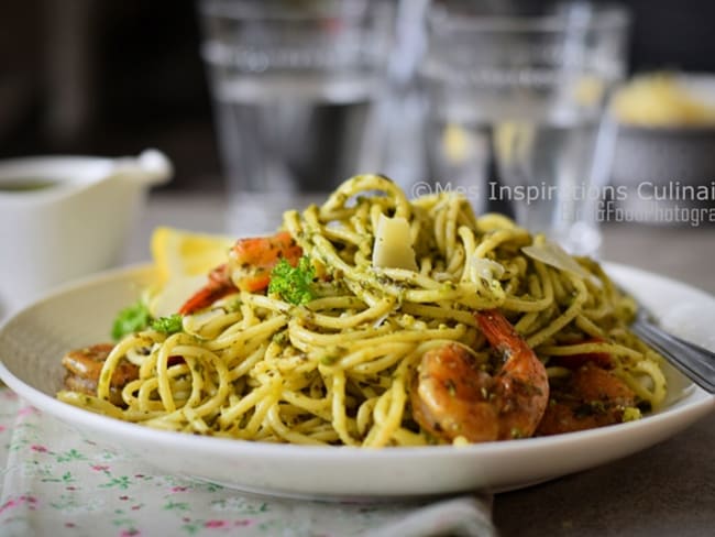 Spaghetti aux crevettes et pesto