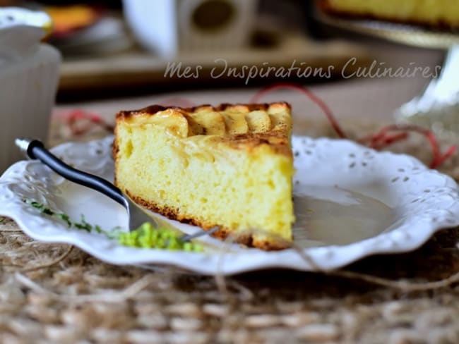 Gâteau moelleux aux pommes au mascarpone comme une tarte sans pâte