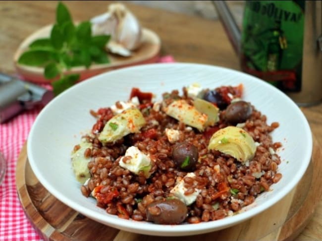 Salade d'épeautre méditerranéenne au pesto