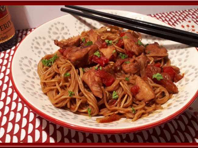 Nouilles chinoises au poulet avec le cookéo