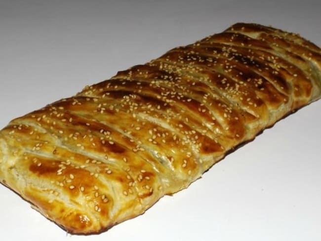 Tresse feuilletée au saumon fumé, poireau et fromage ail et fines herbes