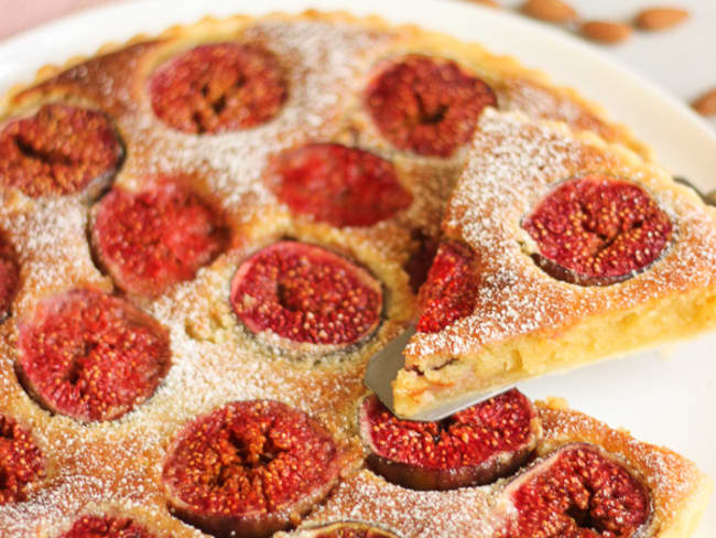 Tarte aux figues caramélisées amandes et miel