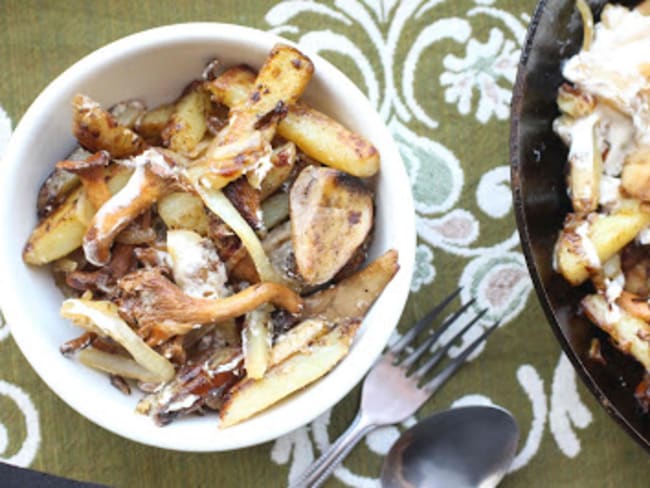 Pommes de terre et champignons des bois à la russe