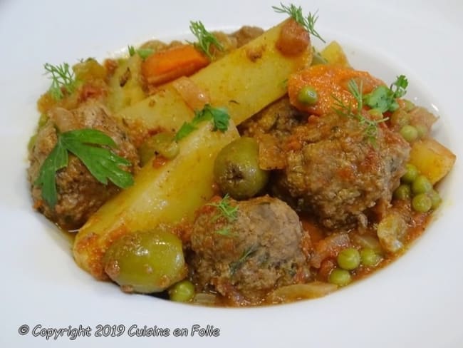 Tajine de boulettes de boeuf, pommes de terre et olives