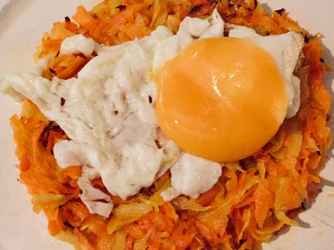 Röstis végétariens de carottes et œuf au plat