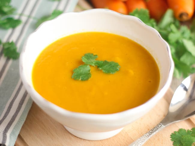 Soupe de carottes à la coriandre graines et feuilles