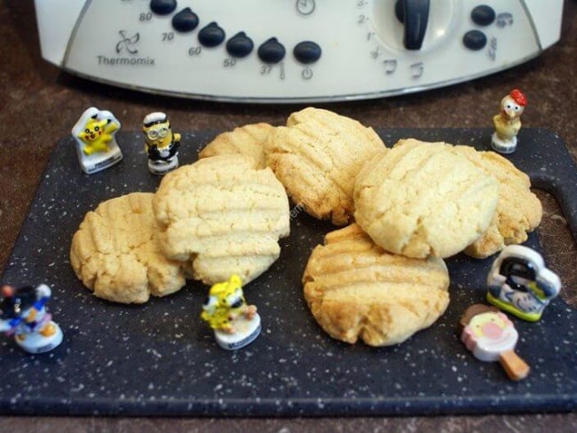 Biscuits au beurre et à la fleur d'oranger au thermomix, préparé en 5 minutes.