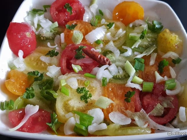 Salade de tomates à la chilienne