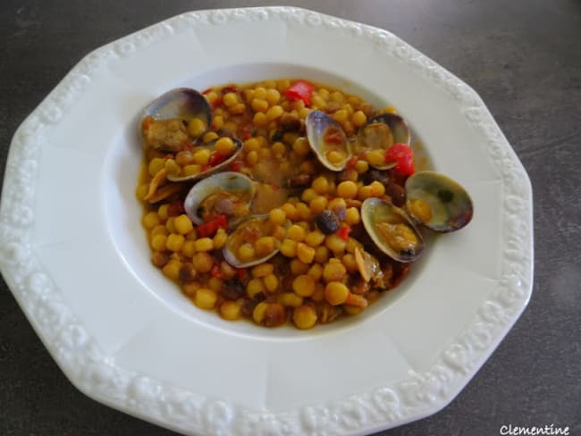 Minestra di fregola sarda aux palourdes 