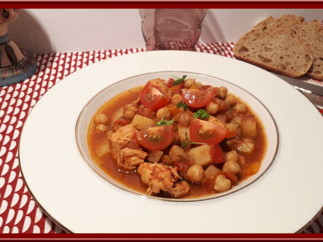 Chorba au poulet, tomates et pois chiches