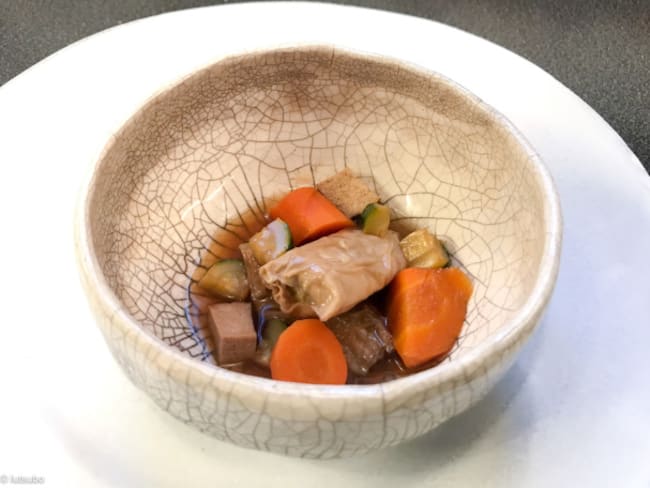 Yuba mijoté aux légumes et au tofu